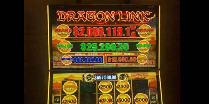 ผู้ชายครอบครัวรถของเขาด้วยดีไซน์ของ Dragon Link, เกมที่ชอบที่สุดของเขา